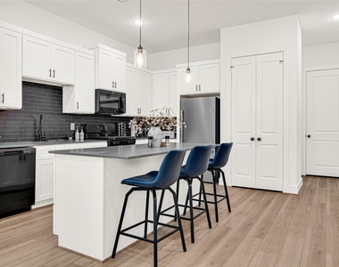 4201 Stassen Street - Photo Thumbnail 6