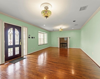1535 W 25th Street - Photo Thumbnail 14