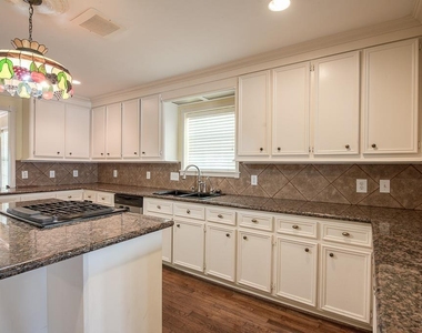1535 W 25th Street - Photo Thumbnail 27