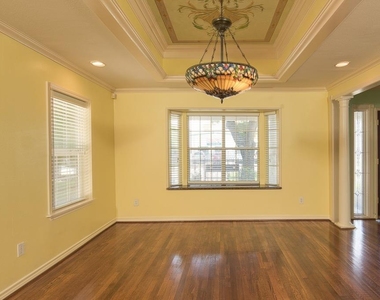 1535 W 25th Street - Photo Thumbnail 13