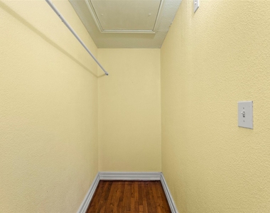1535 W 25th Street - Photo Thumbnail 19