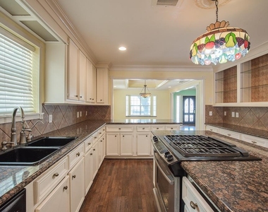 1535 W 25th Street - Photo Thumbnail 25