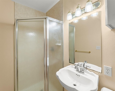 1535 W 25th Street - Photo Thumbnail 31