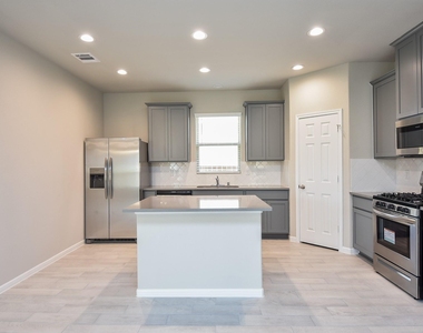 1428 Sundown Glen Lane - Photo Thumbnail 10