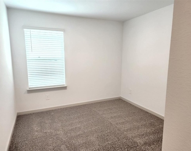 7826 Sleek Flock Lane - Photo Thumbnail 7