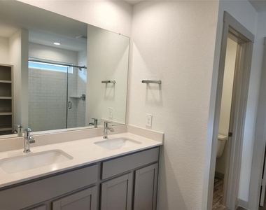 7826 Sleek Flock Lane - Photo Thumbnail 9