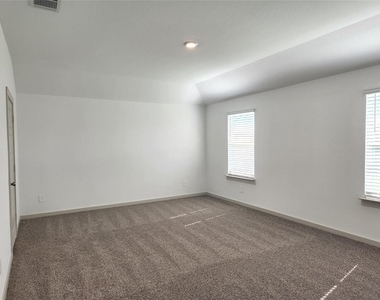 7826 Sleek Flock Lane - Photo Thumbnail 8