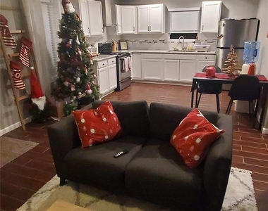 7301 Karnes Street - Photo Thumbnail 3