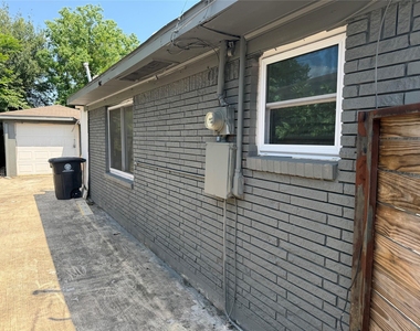 6811 Saint Augustine Street - Photo Thumbnail 9