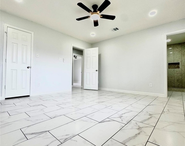 3418 Abinger Lane - Photo Thumbnail 5