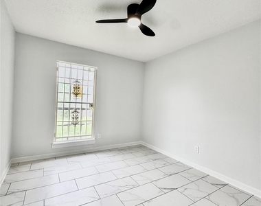 3418 Abinger Lane - Photo Thumbnail 9