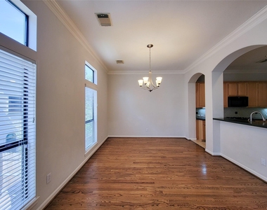 604 Reinerman Street - Photo Thumbnail 13