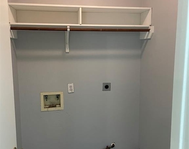 2103 Ragland Drive - Photo Thumbnail 4