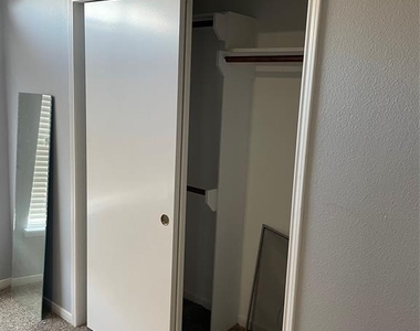 2103 Ragland Drive - Photo Thumbnail 16