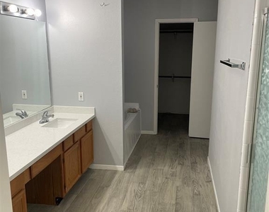 2103 Ragland Drive - Photo Thumbnail 10