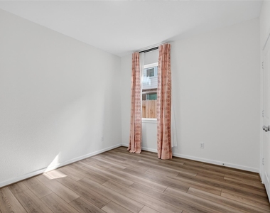 9627 Starry Eyes Lane - Photo Thumbnail 32