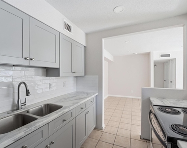 5667 Birchmont Drive - Photo Thumbnail 7