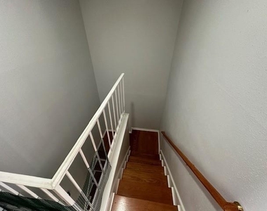 7700 Creekbend Drive - Photo Thumbnail 11