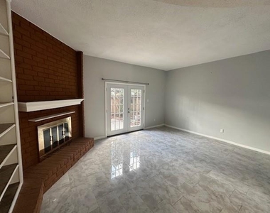 7700 Creekbend Drive - Photo Thumbnail 9