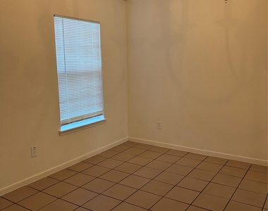 21115 Field House Court - Photo Thumbnail 5