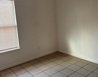 21115 Field House Court - Photo Thumbnail 2