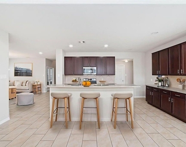 2707 Golden Hills Court - Photo Thumbnail 8