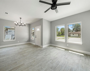 4205 Elmwood Street - Photo Thumbnail 8