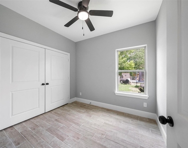 4205 Elmwood Street - Photo Thumbnail 19