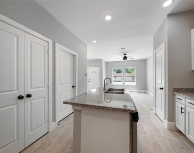 4205 Elmwood Street - Photo Thumbnail 16