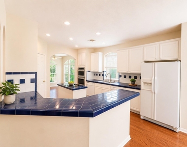 223 Wild Oak Run - Photo Thumbnail 6
