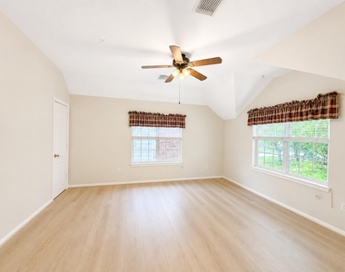 223 Wild Oak Run - Photo Thumbnail 14