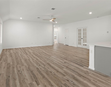 7602 Angels Landing Lane - Photo Thumbnail 6