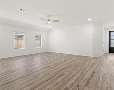 7602 Angels Landing Lane - Photo Thumbnail 3