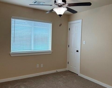 6426 Bowtrail - Photo Thumbnail 16