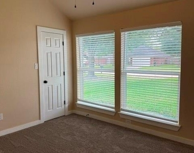 6426 Bowtrail - Photo Thumbnail 15