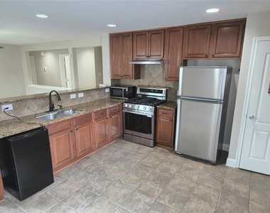12014 Chelsea Elm Court - Photo Thumbnail 12