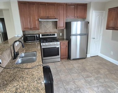 12014 Chelsea Elm Court - Photo Thumbnail 13
