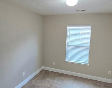 12014 Chelsea Elm Court - Photo Thumbnail 32