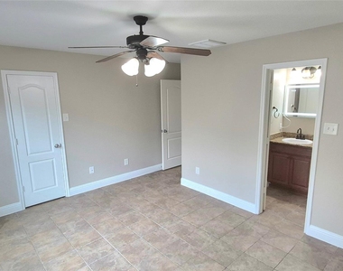 12014 Chelsea Elm Court - Photo Thumbnail 18