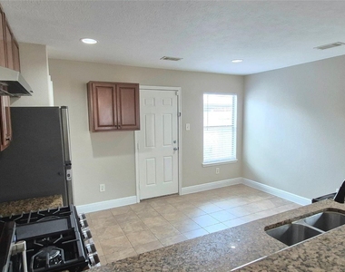 12014 Chelsea Elm Court - Photo Thumbnail 14