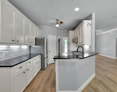 84 Oak Grove Lane - Photo Thumbnail 10