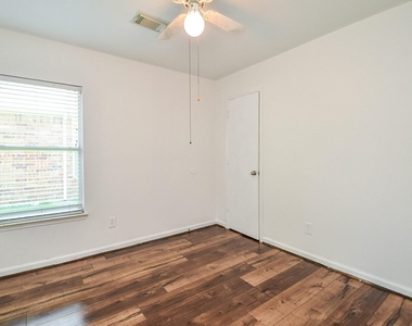 18142 Sorrell Oaks Lane - Photo Thumbnail 7