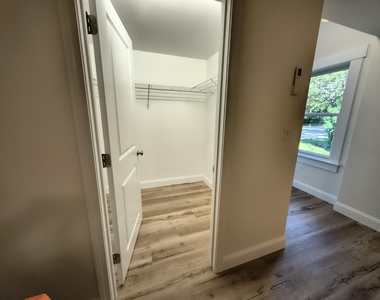 390 Union - Photo Thumbnail 8