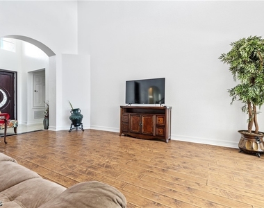 3101 Sw 26th Place - Photo Thumbnail 20