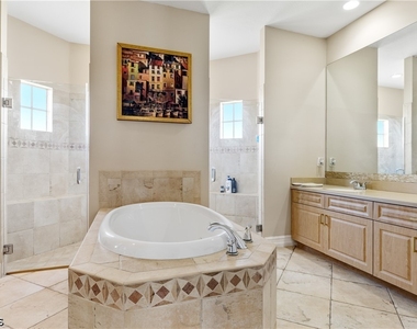 3101 Sw 26th Place - Photo Thumbnail 27