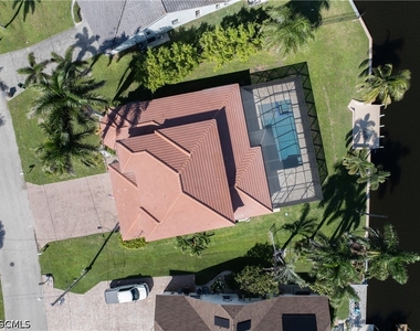 3101 Sw 26th Place - Photo Thumbnail 4
