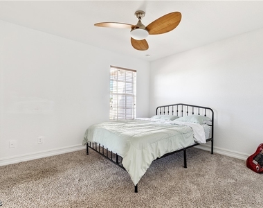 3101 Sw 26th Place - Photo Thumbnail 26