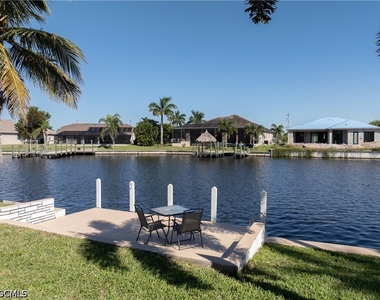3101 Sw 26th Place - Photo Thumbnail 7