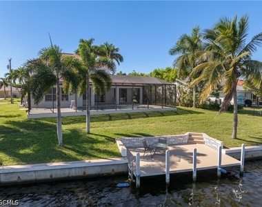 3101 Sw 26th Place - Photo Thumbnail 3