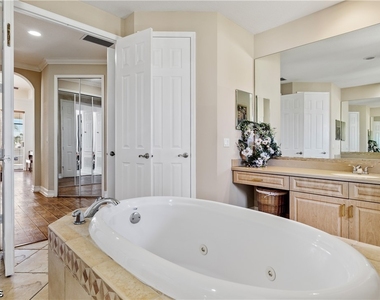 3101 Sw 26th Place - Photo Thumbnail 28